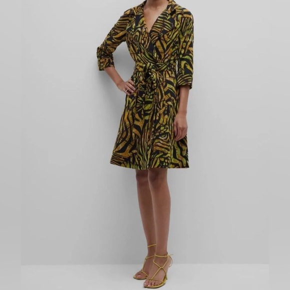 Fuzzi Dresses & Skirts - Stylish Long Sleeve Dress with Bold Pattern